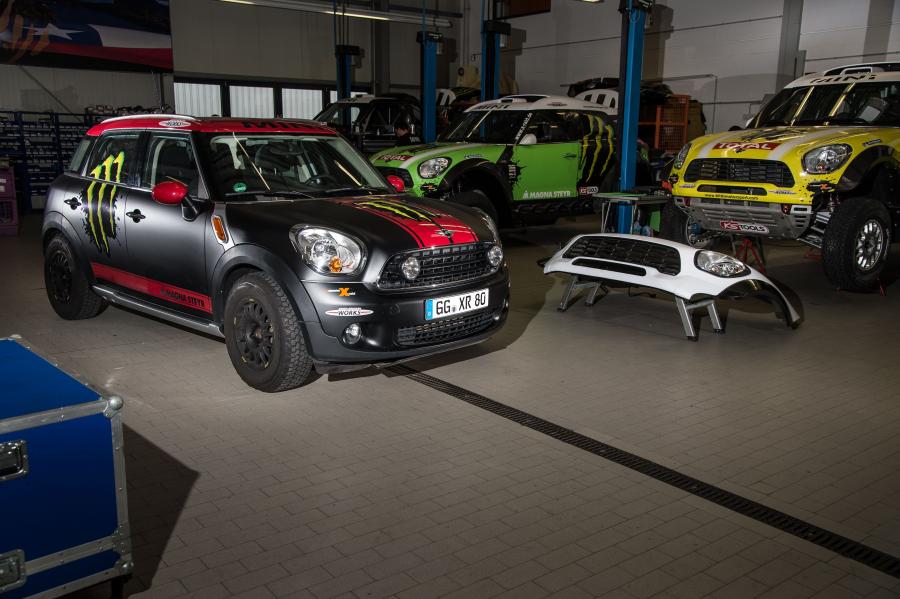  Mini Countryman X-Raid Service Vehicle 2012 года  (фото 4 из 41)
